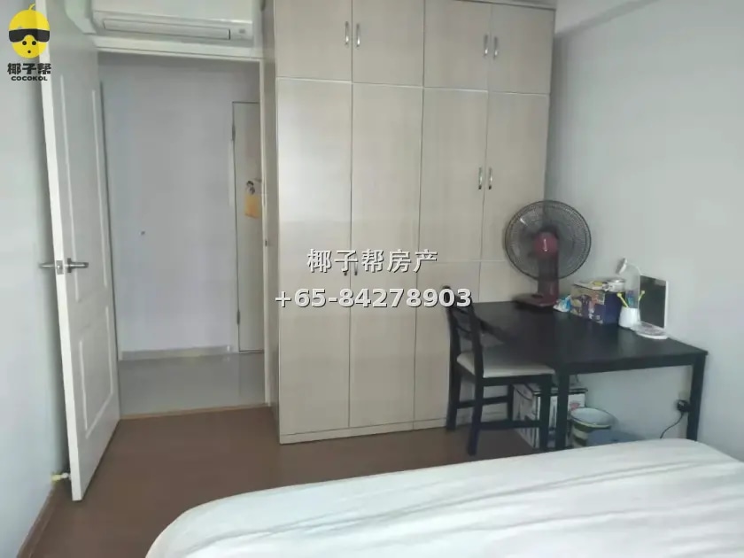 【出租】榜鹅Punggol Crest女生单间 近地铁包水电 2