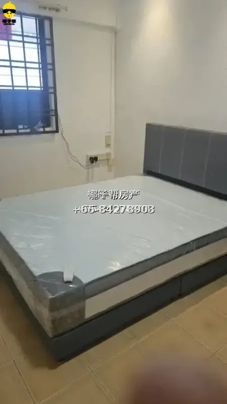 【出租】宏茂桥组屋空调普通房 近地铁包水电 无中介费带家具 1